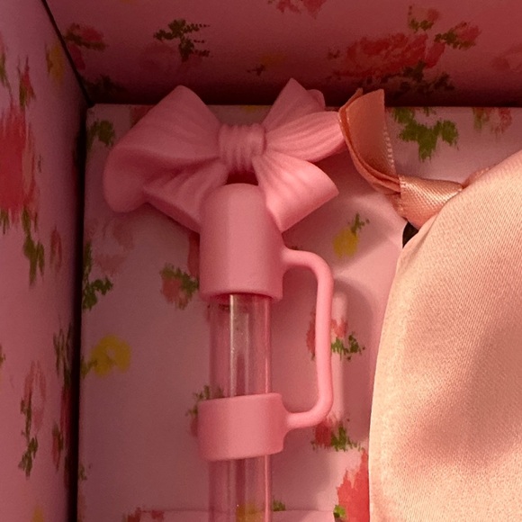 Stanley 2025 Love Shack Fancy 40 oz. Tumbler - Picture 4 of 14